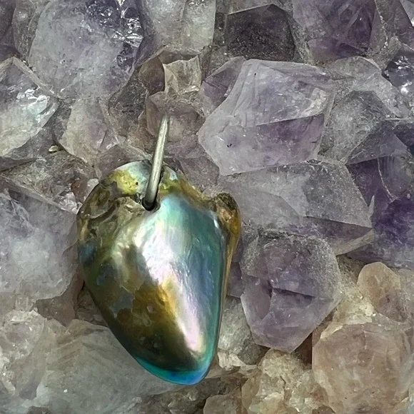 Organic Shape (Heart) Abalone Pendant - Picture 5 of 5